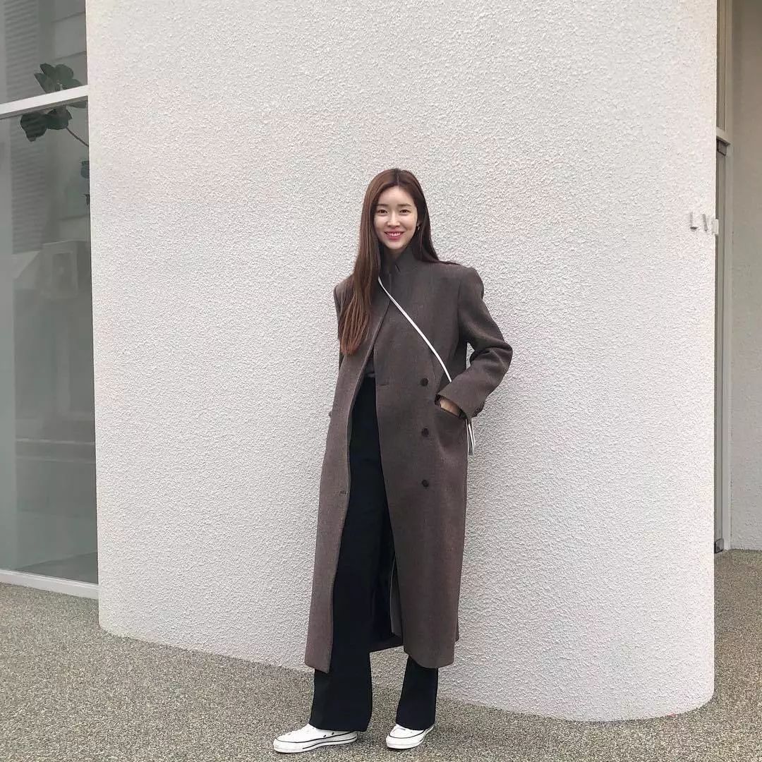 韩国女私服穿搭,韩国女星私服极简风穿搭