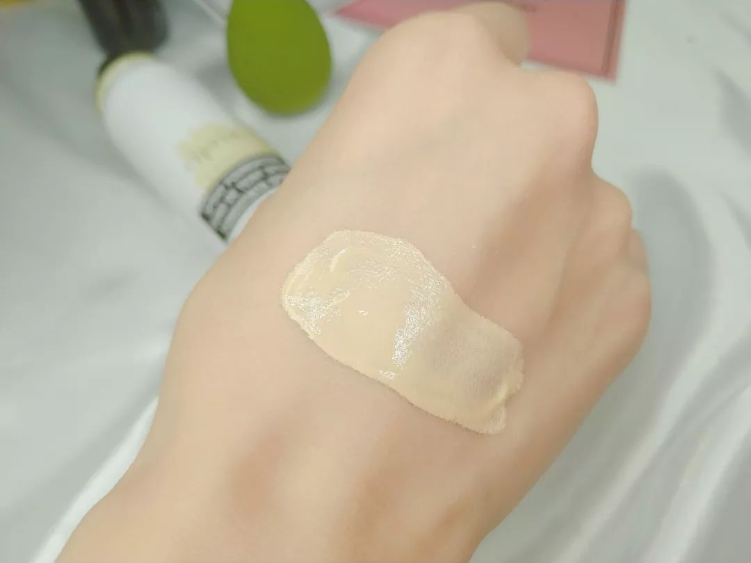 底妆定妆二合一的粉底液,底妆定妆二合一粉底液