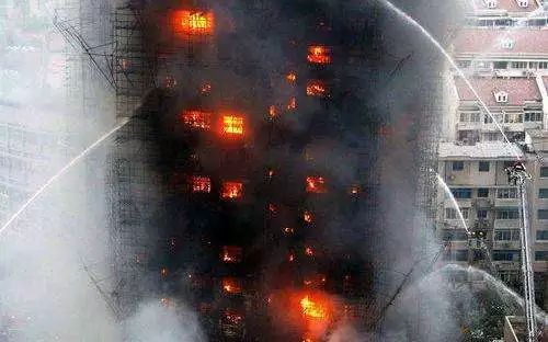 室内火灾燃烧速度有多快,室内着火该怎么办