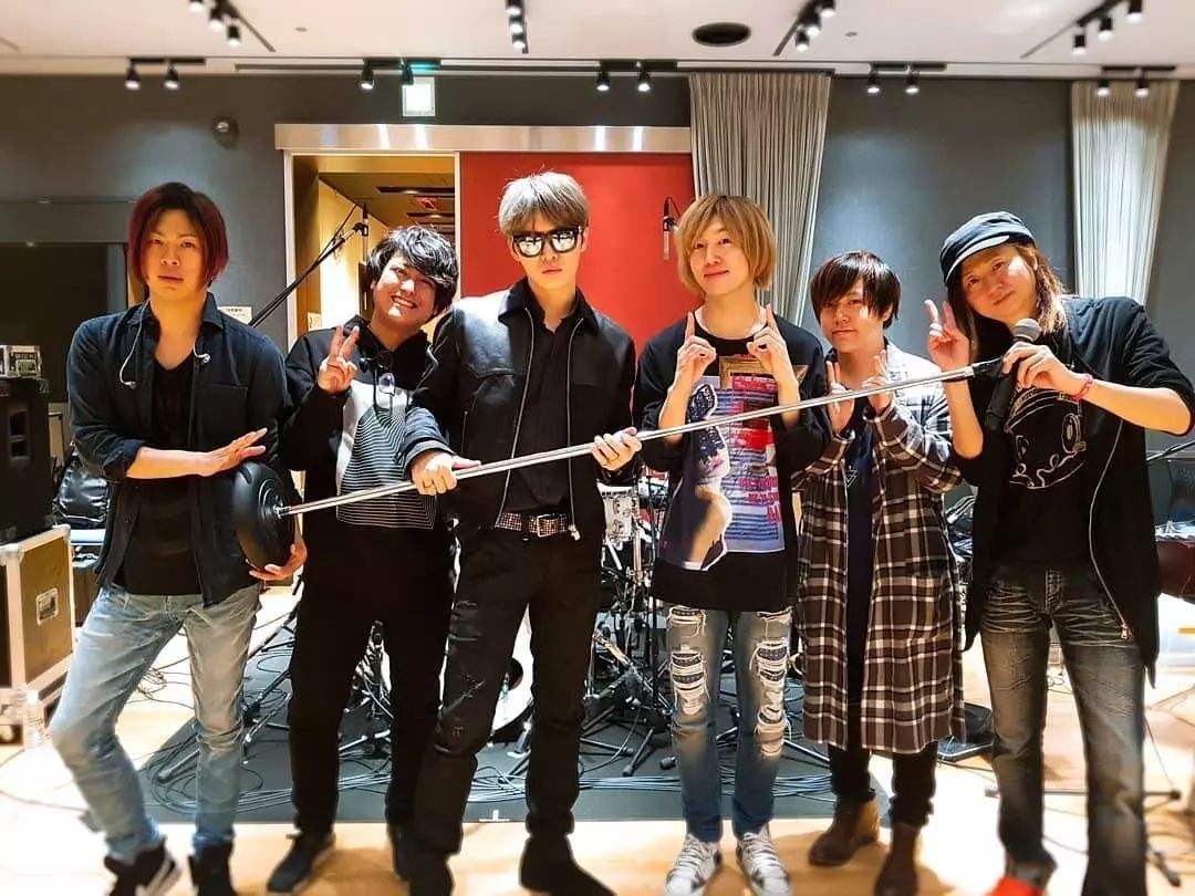 从穷小子到上亿富豪全集,从穷小子到上亿的人