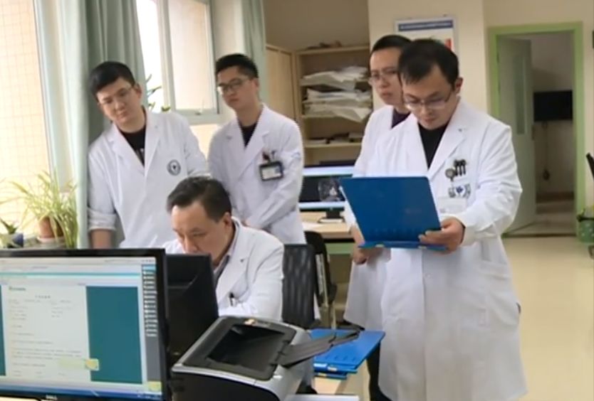 小孩胸口疼检查没事就放心了,娃胸口难受查了心肌酶一切正常