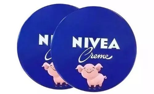 burberry宣传照和鬼片一起对比,burberry春节系列