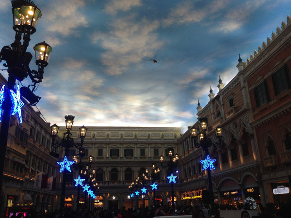 天使与魔鬼西班牙,天使与魔鬼蓝锁