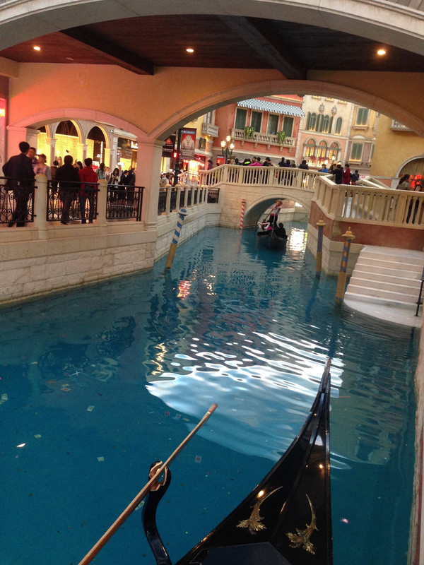 天使与魔鬼西班牙,天使与魔鬼蓝锁