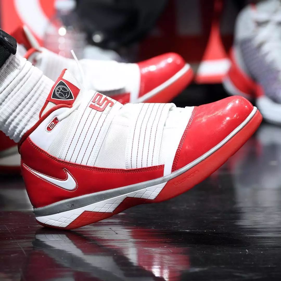 adidas历年新年限定鞋,今日球鞋上脚nba欧文