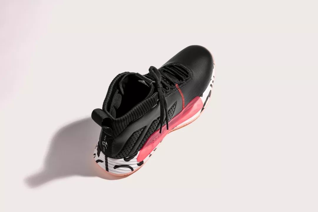 adidas历年新年限定鞋,今日球鞋上脚nba欧文