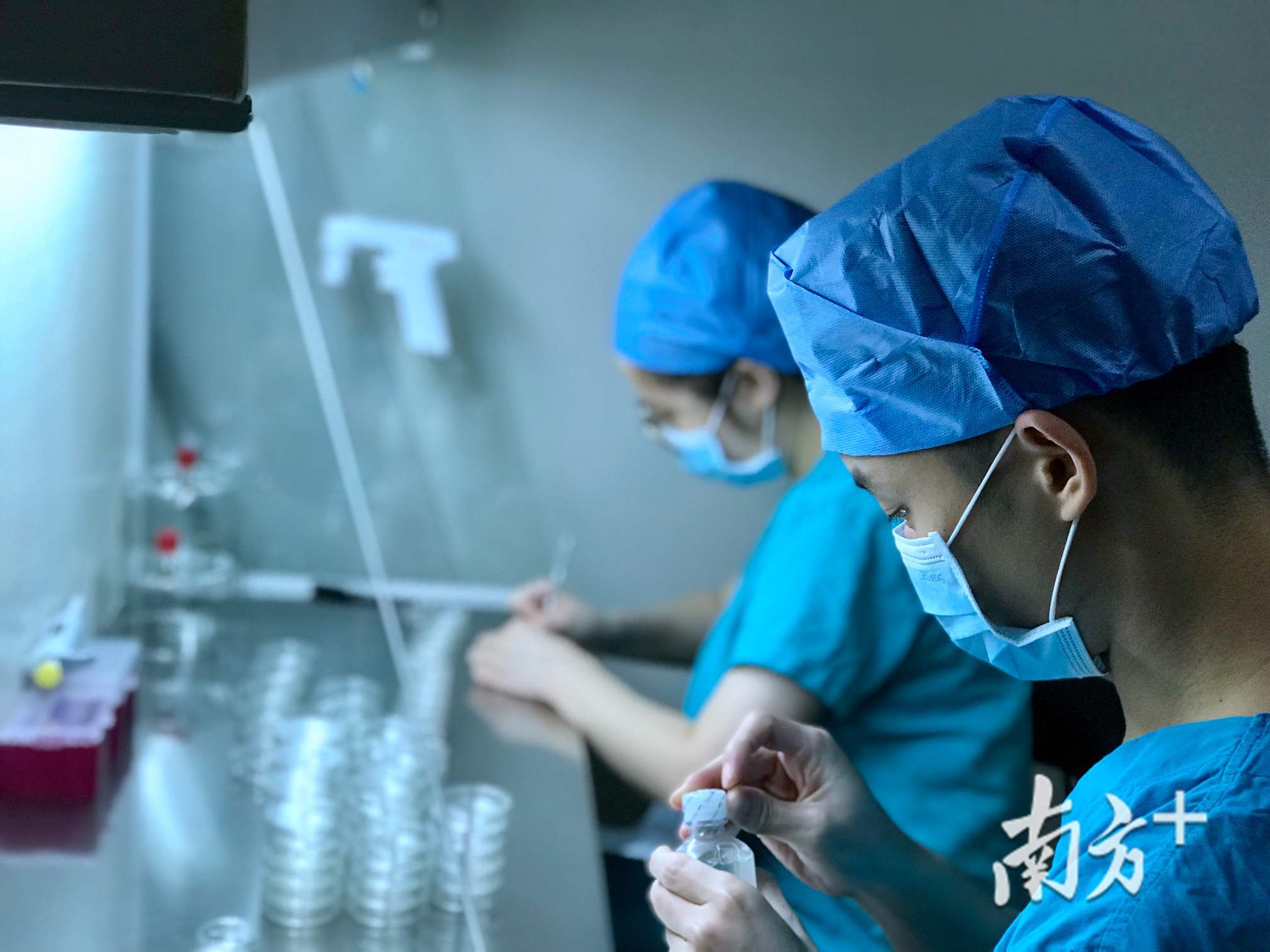 老公先天不育妻子意外怀孕完整版,老公染色体异常三代试管成功率