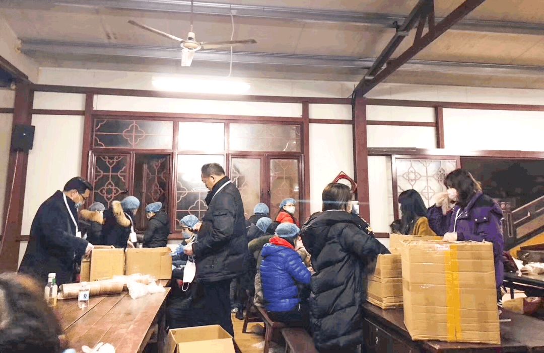 今天鸡鸣寺人还多么,今晚鸡鸣寺人多吗