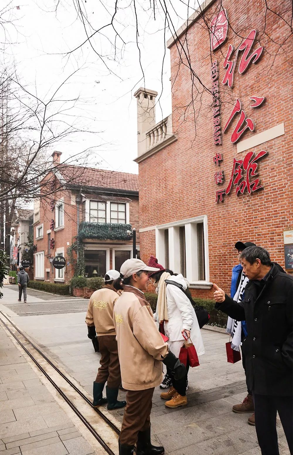 今天鸡鸣寺人还多么,今晚鸡鸣寺人多吗