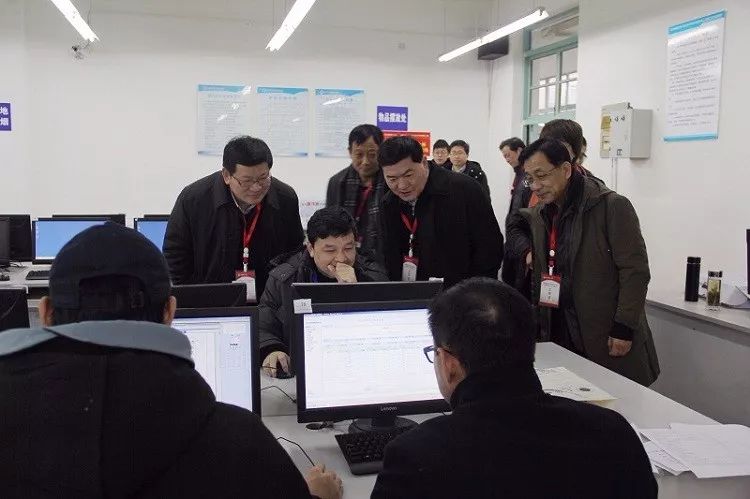 许海峰回母校,许海峰报告会