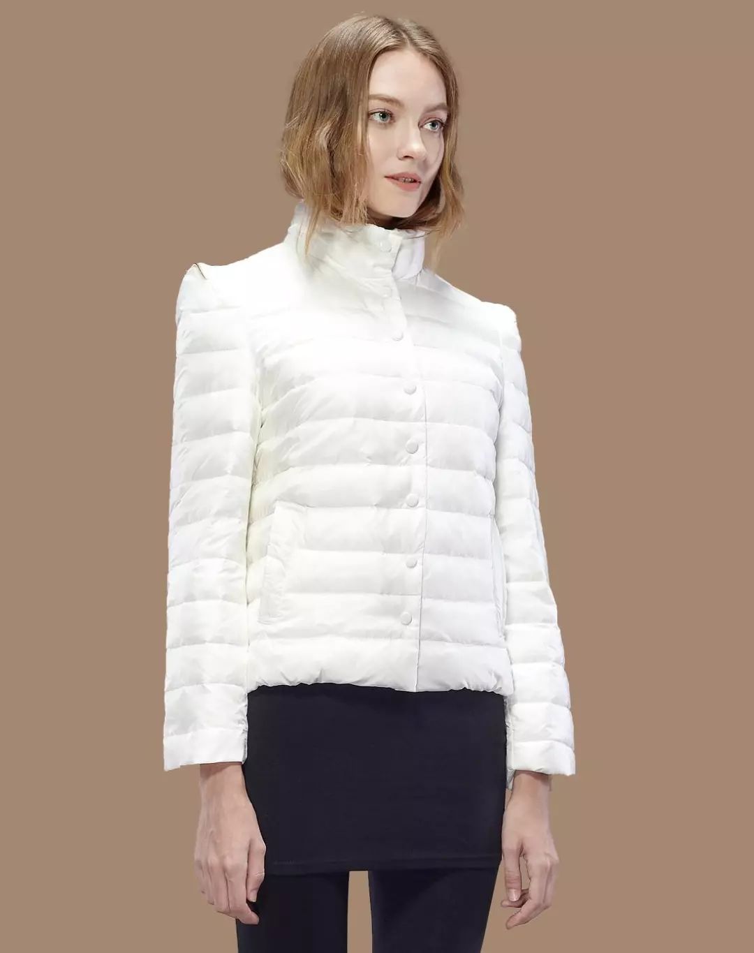 在家里自己洗羽绒服怎么洗才干净,黑色羽绒服如何洗既不掉色又干净