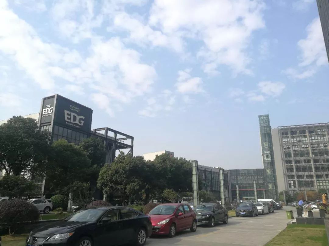 盘点那些沉迷游戏的孩子,爱打游戏的小孩子