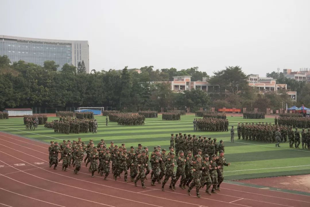 我们的军训时光英姿飒爽,我的军训生活的军训日记
