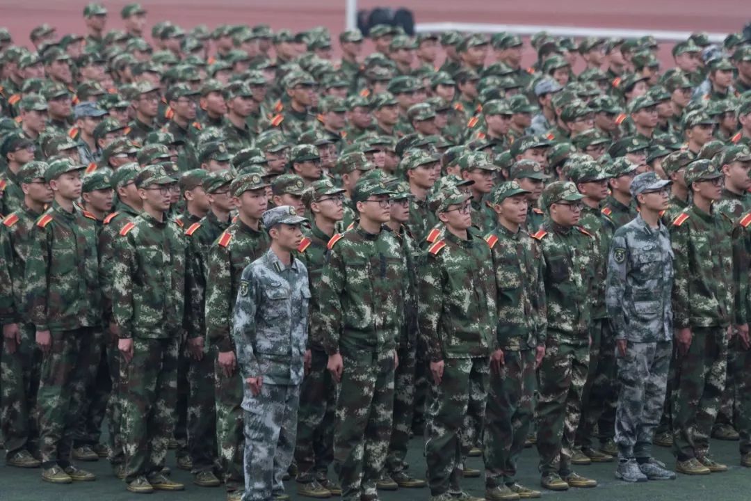 我们的军训时光英姿飒爽,我的军训生活的军训日记