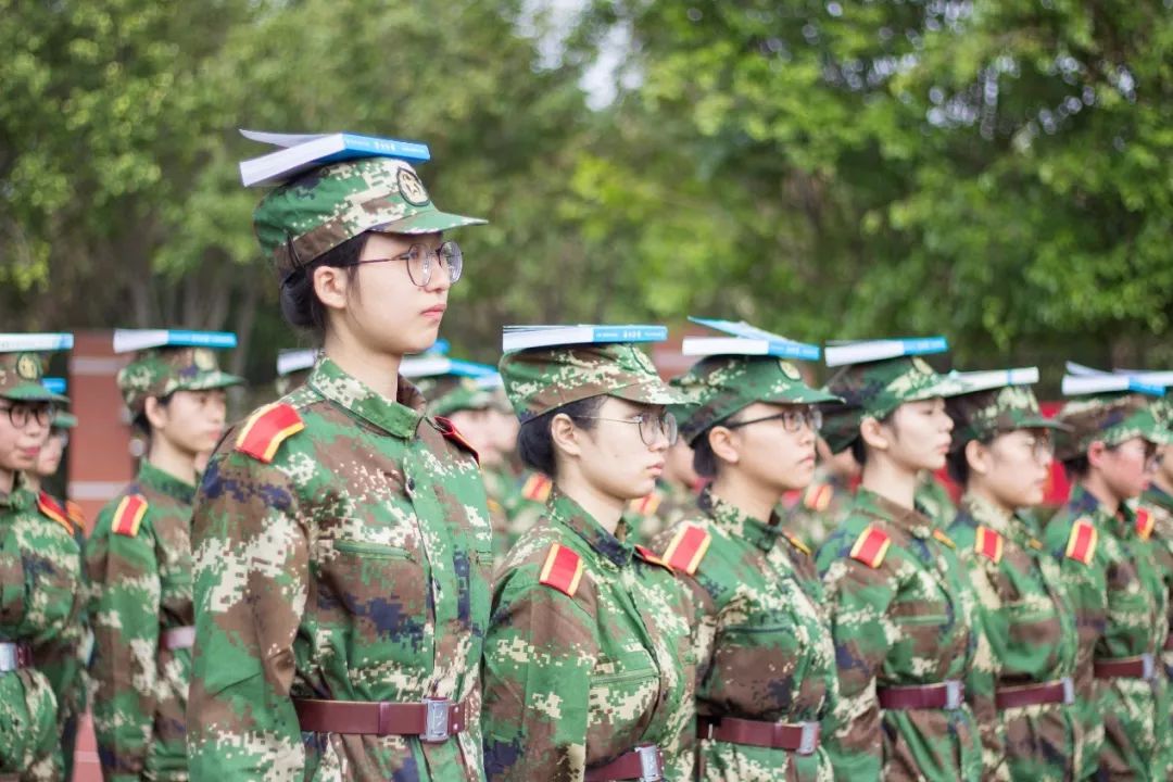 我们的军训时光英姿飒爽,我的军训生活的军训日记