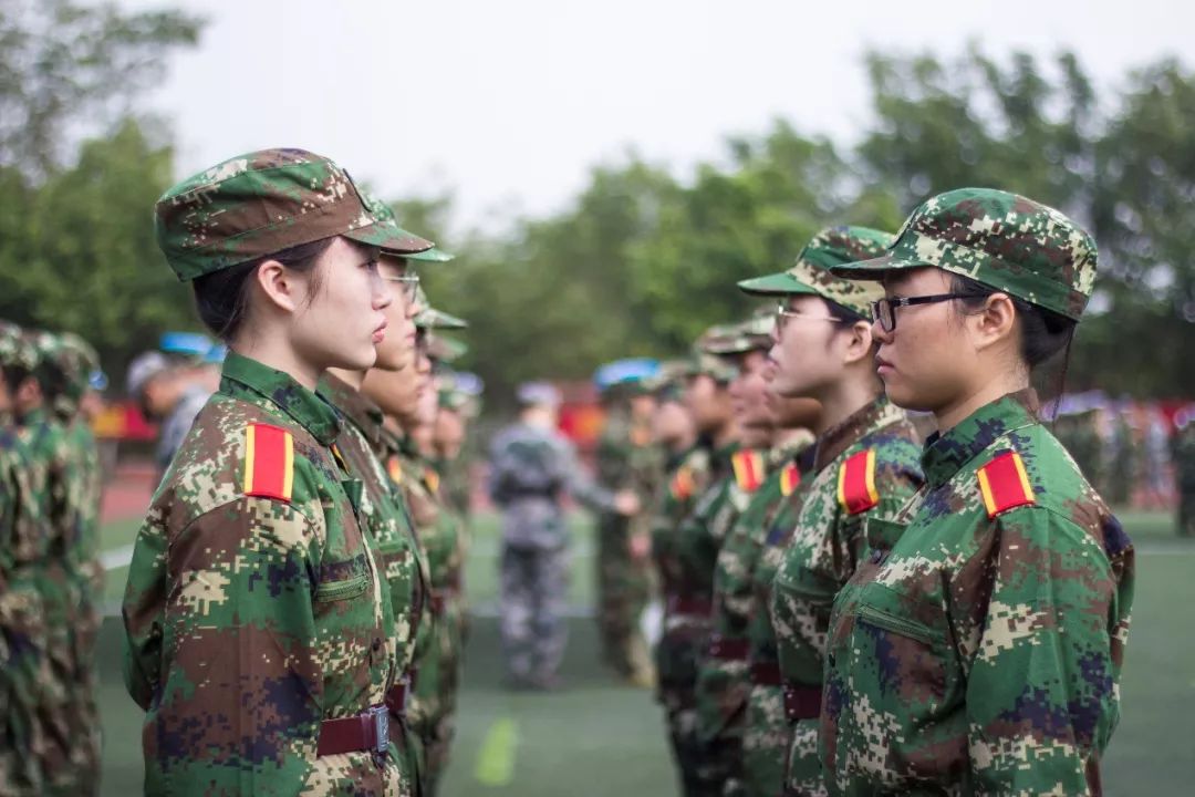 我们的军训时光英姿飒爽,我的军训生活的军训日记