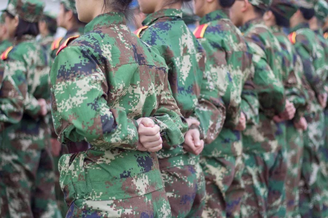 我们的军训时光英姿飒爽,我的军训生活的军训日记