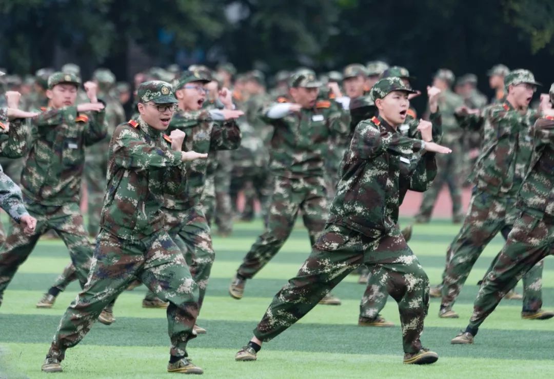我们的军训时光英姿飒爽,我的军训生活的军训日记