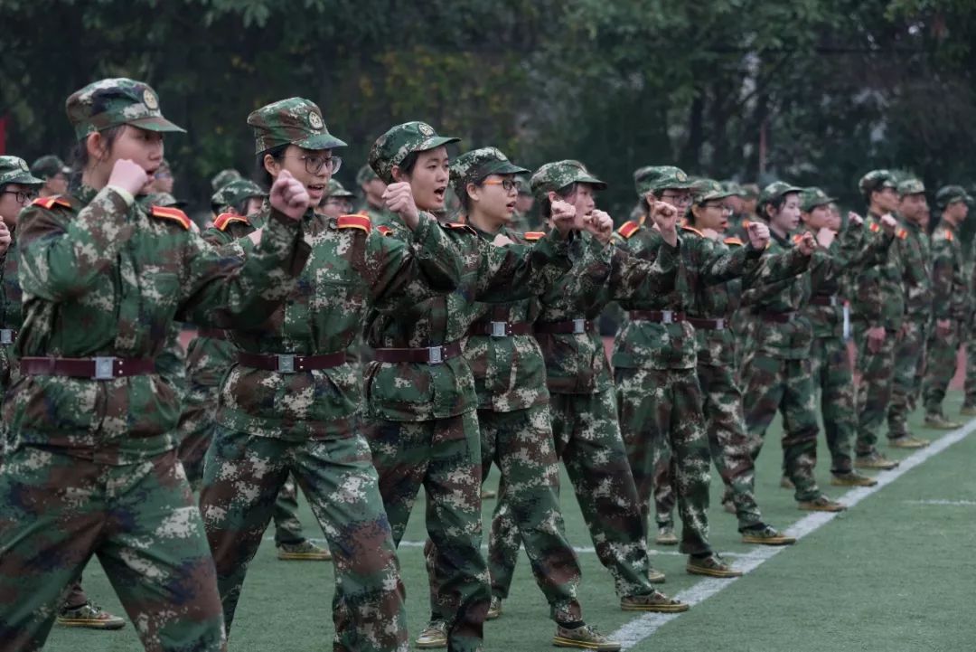 我们的军训时光英姿飒爽,我的军训生活的军训日记