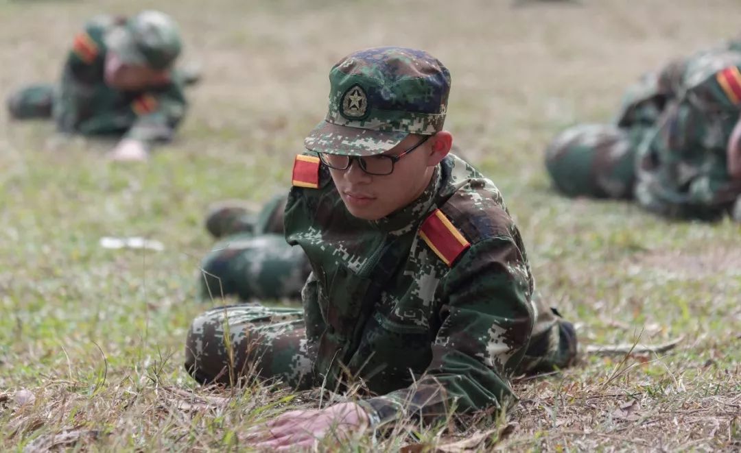 我们的军训时光英姿飒爽,我的军训生活的军训日记