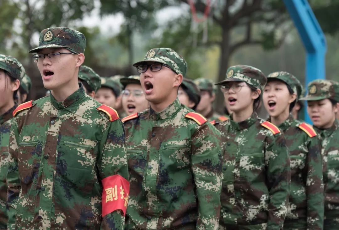 我们的军训时光英姿飒爽,我的军训生活的军训日记