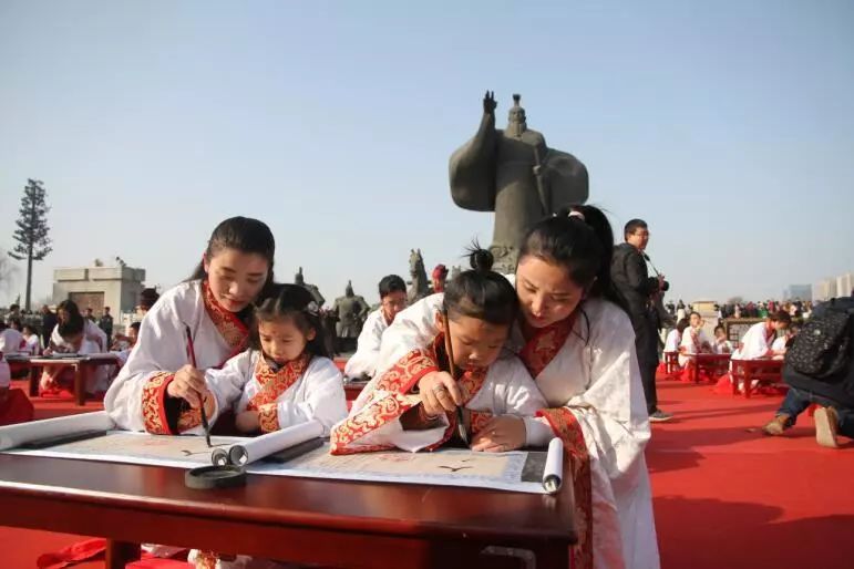 开笔礼｜家有萌娃的家长们，华商报小记者寒假活动专属邀请函，请查收！