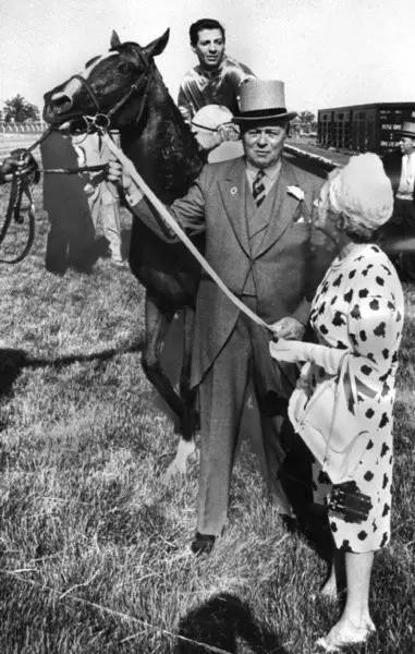 一滴精贵过一粒大钻石！“北方舞蹈家”一次配种费曾高达675万……