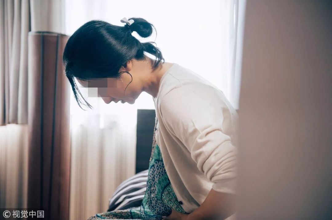 未婚女子形似怀孕7个月,医生发现她肚子里密密麻麻……