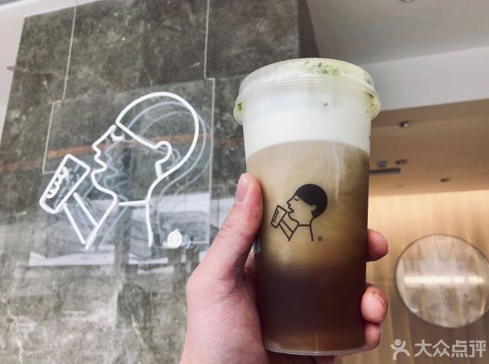 冷得不敢喝坝坝茶,只想捧一杯热奶茶在手心里!