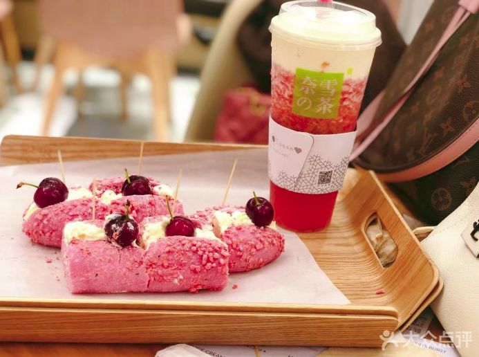 冷得不敢喝坝坝茶,只想捧一杯热奶茶在手心里!