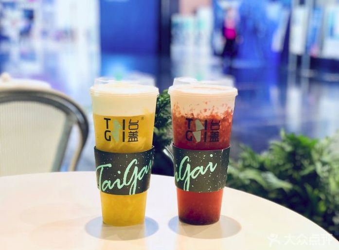 冷得不敢喝坝坝茶,只想捧一杯热奶茶在手心里!