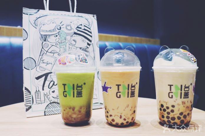 冷得不敢喝坝坝茶,只想捧一杯热奶茶在手心里!