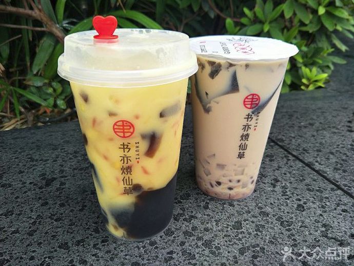 冷得不敢喝坝坝茶,只想捧一杯热奶茶在手心里!