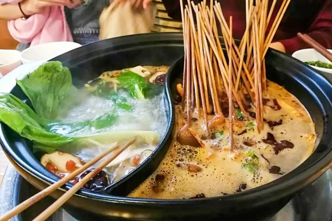 重庆开了几十年的老串串,重庆老牌串串