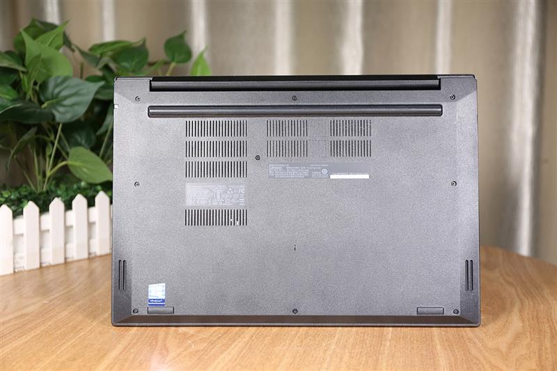 搭载AMDRX550独显！联想ThinkpadE580评测：能玩大型游戏的亲民商务本