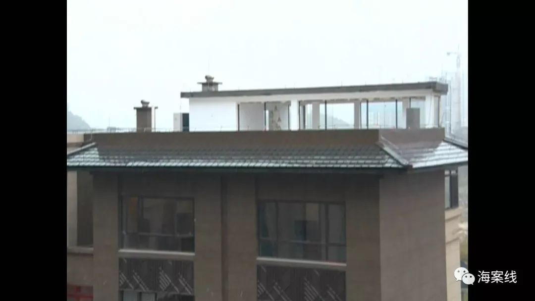 开发商卖顶层房子被认定部分违建,买房赠送花园是否违建