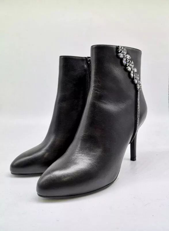 解放碑新世纪百货女装,解放碑新世纪女装