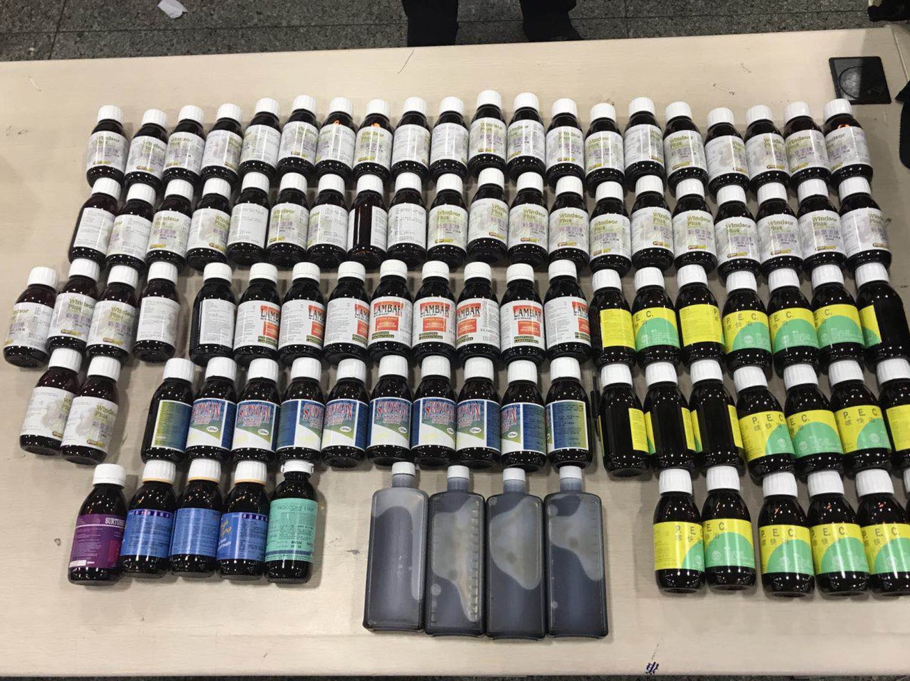 皇岗海关查获近百瓶“止咳水”,为去年以来最大单宗案件