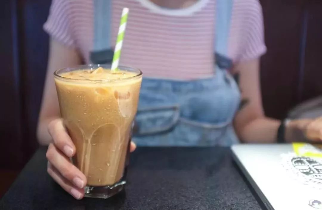 00后要学会拒绝,为什么不让使用塑料吸管