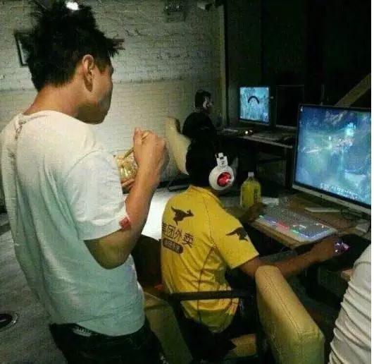 当*底卧**、做代购、救人命,外卖小哥才是隐藏在民间的高手,个个身怀绝技!