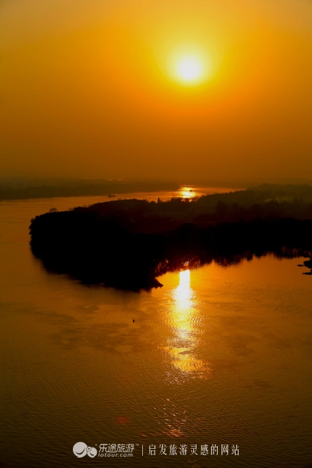 心中都要有属于自己的桃花源,我们终将抵达自己的桃花源