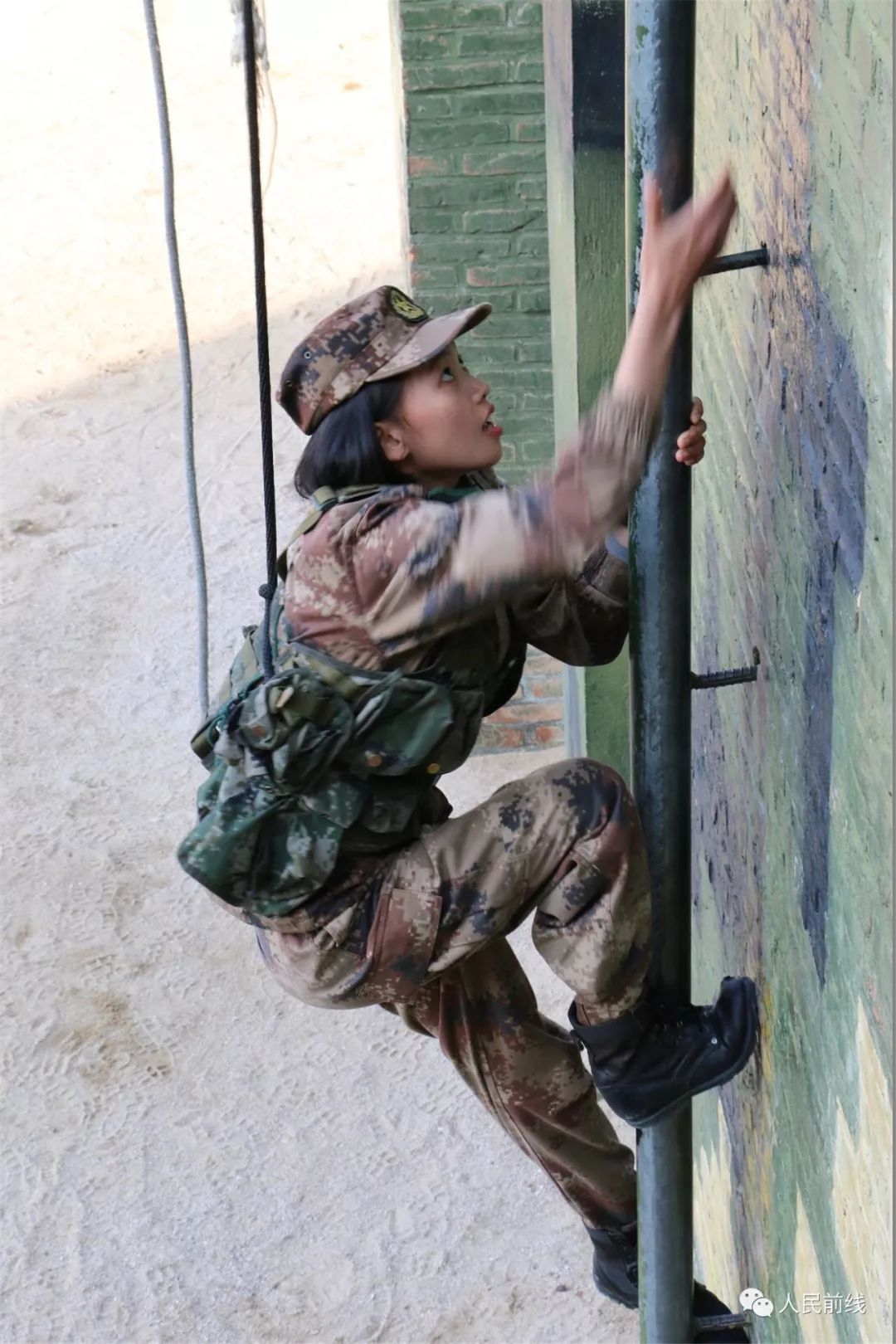 真实的特战女兵,首批特战女兵