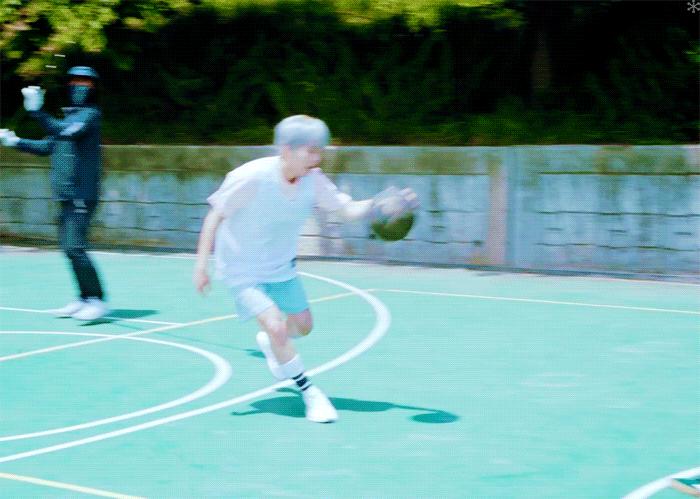 「EXO」「分享」190119被运动之神眷顾的男人——金珉锡就没有他不会的运动