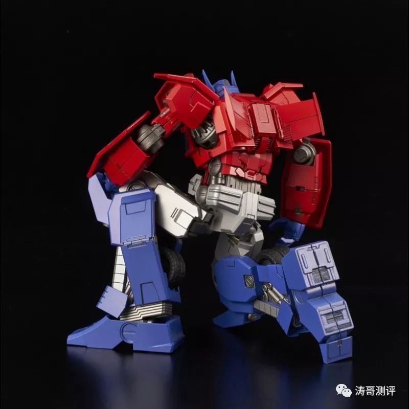 风雷擎天柱IDW拼装模型,idw漫画擎天柱造型