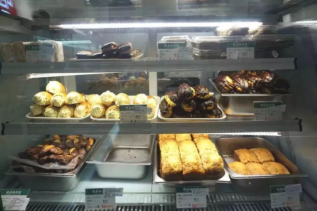 上海滩市中心,竟然藏着一条有洋房故居有老字号有咖啡店有酒吧的网红老马路