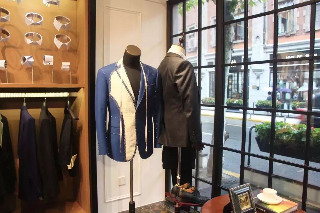 上海滩市中心,竟然藏着一条有洋房故居有老字号有咖啡店有酒吧的网红老马路