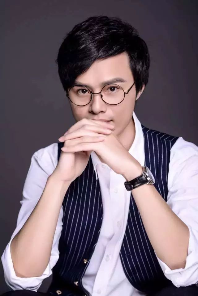 他从阿里离职，放弃“好几个亿”，他的英语课20000元/天，现在，你可以免费学！