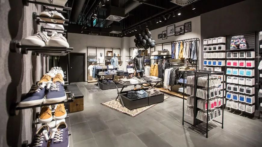 兄弟,你穿过杰克琼斯么?