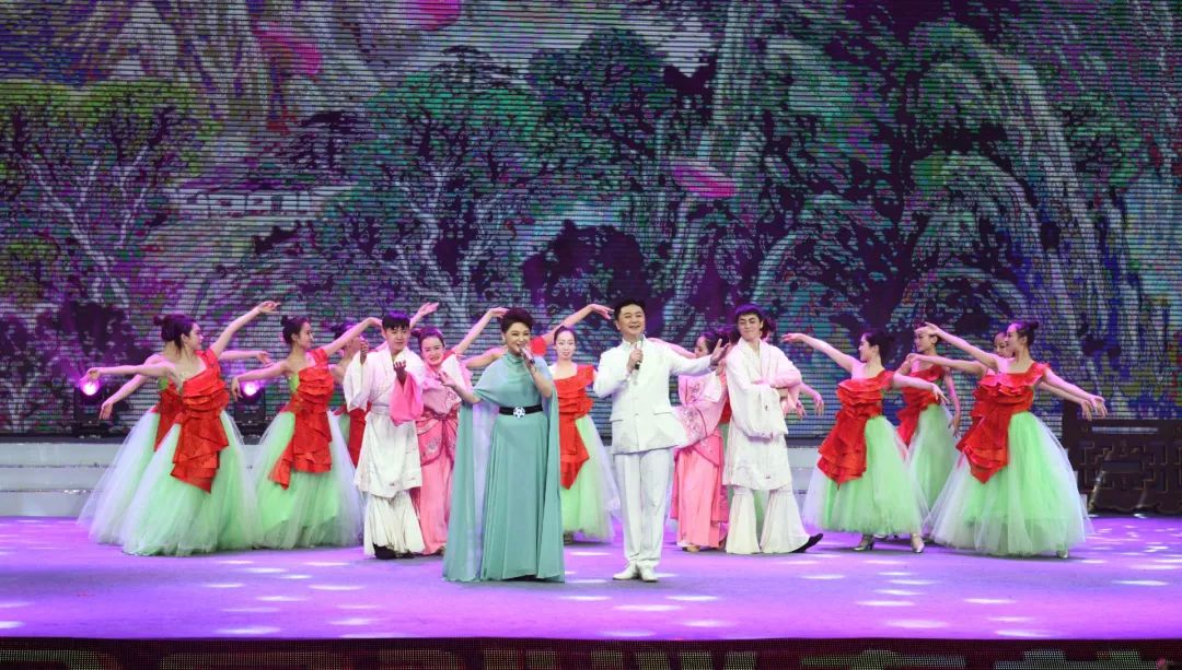 《唱响九州百戏盛典》“有戏安徽”2019全国戏迷春节联欢晚会精彩上演