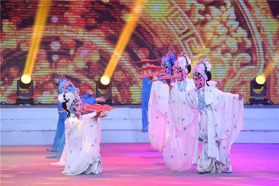 《唱响九州百戏盛典》“有戏安徽”2019全国戏迷春节联欢晚会精彩上演